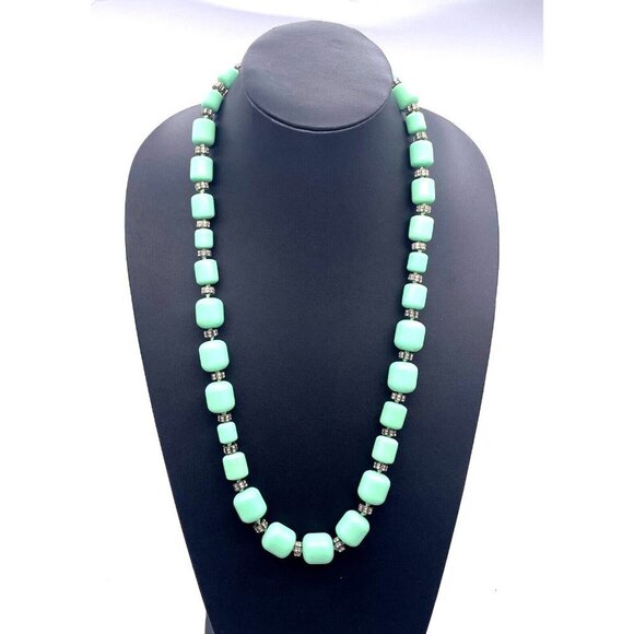J .Crew Mint Green Beaded Rhinestone Necklace Spring Ring Closure 30 Inches - Picture 2 of 4